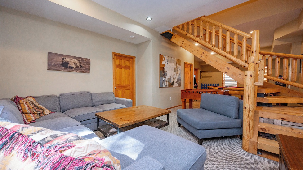 Photo of Livingroom in North Glade Hills