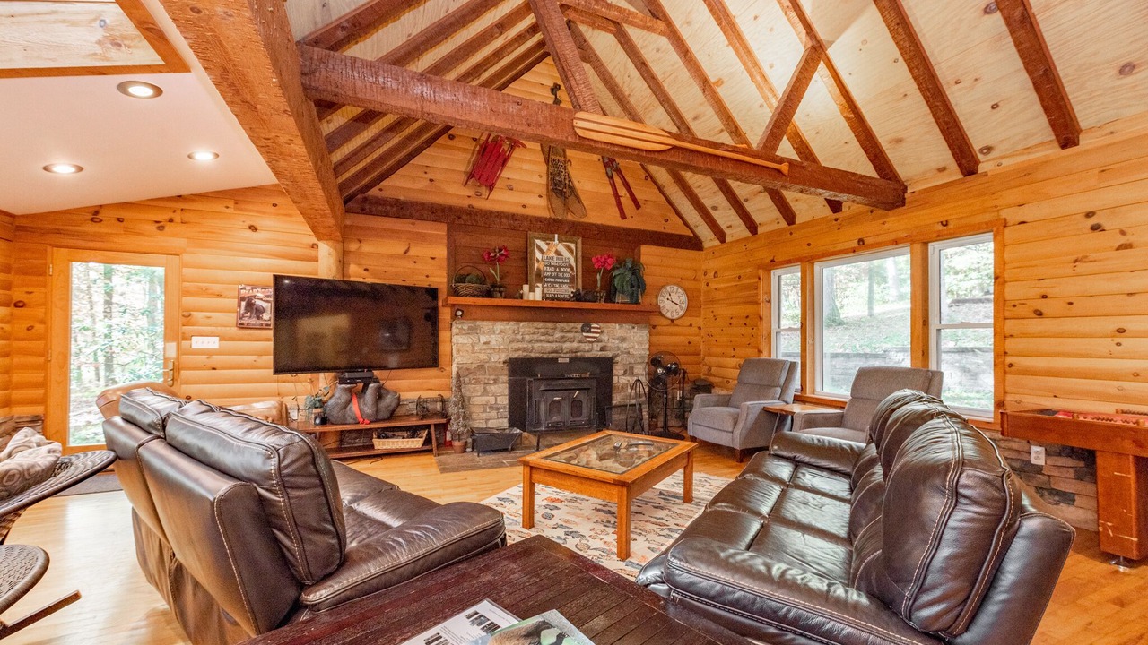 Photo of Livingroom in North Glade Hills