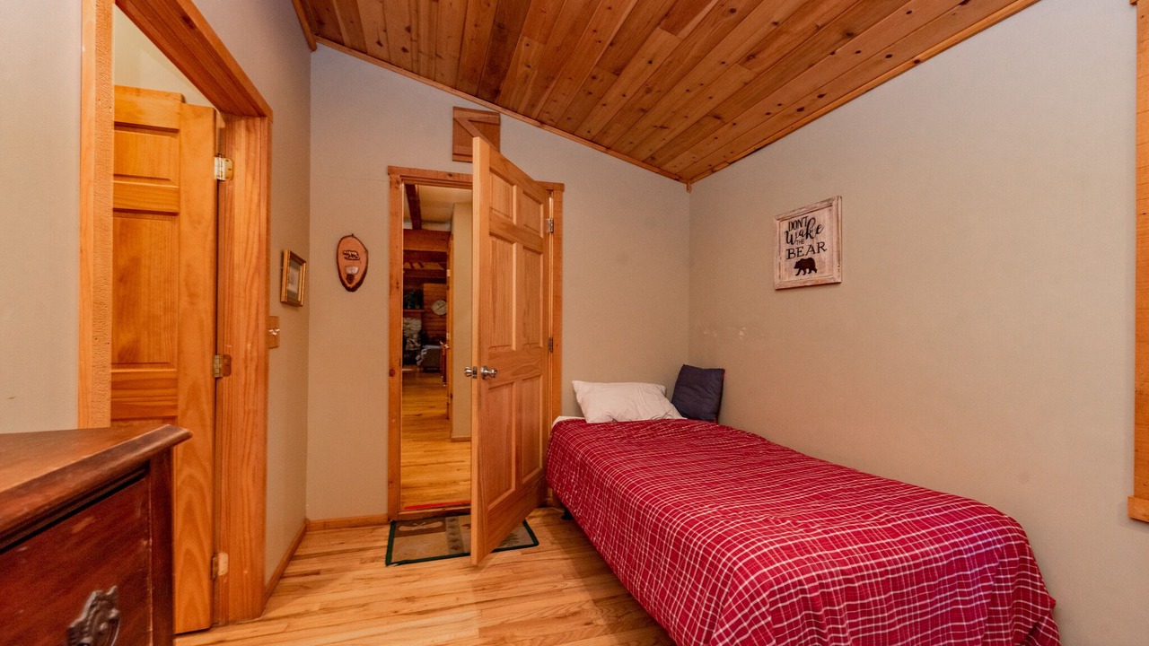 Photo of Bedroom in North Glade Hills