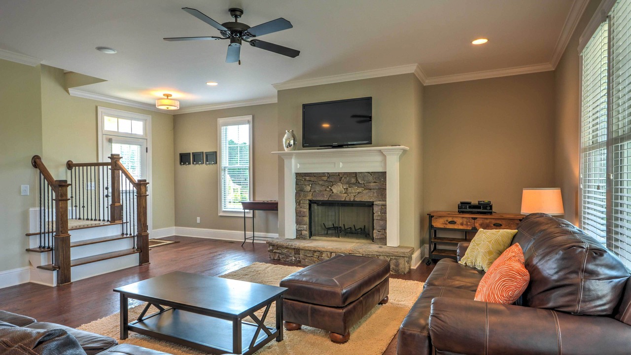 Photo of Livingroom in Reynolds Landing