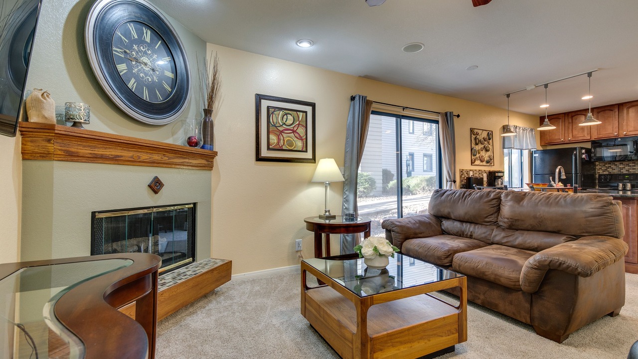 Photo of Livingroom in Englewood
