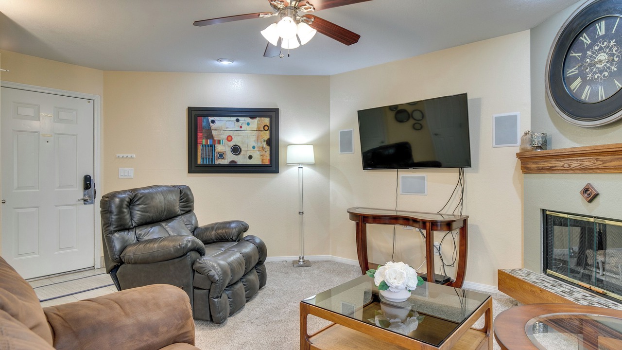 Photo of Livingroom in Englewood