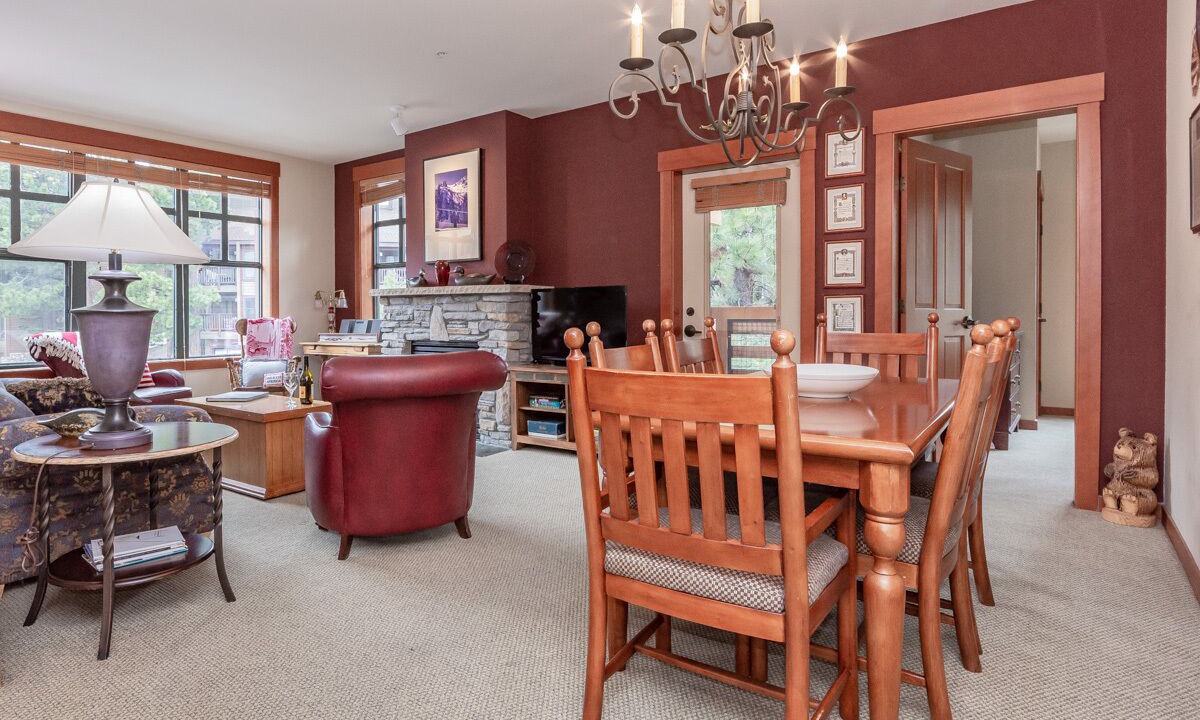 Photo of Livingroom in Mammoth Lakes