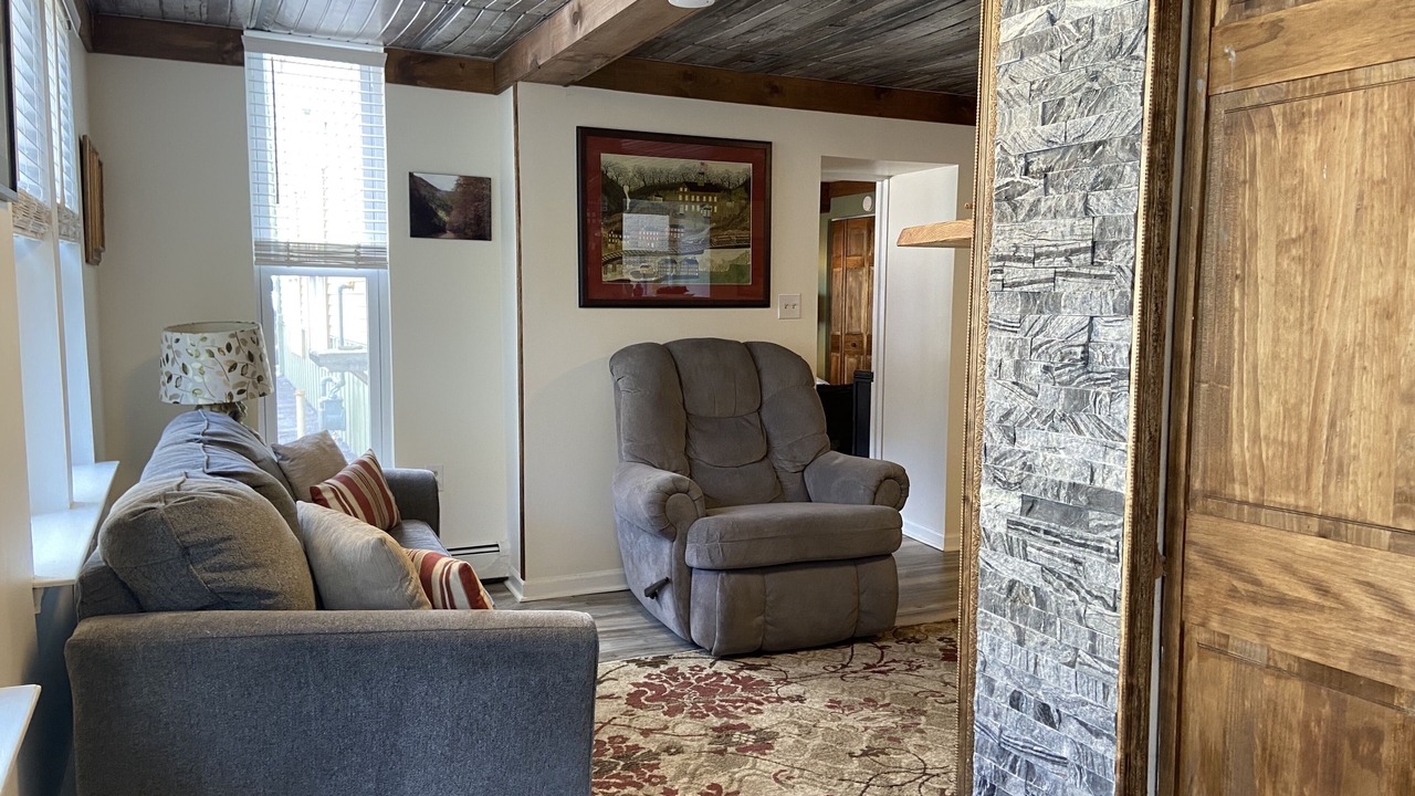 Photo of Livingroom in Ashfield