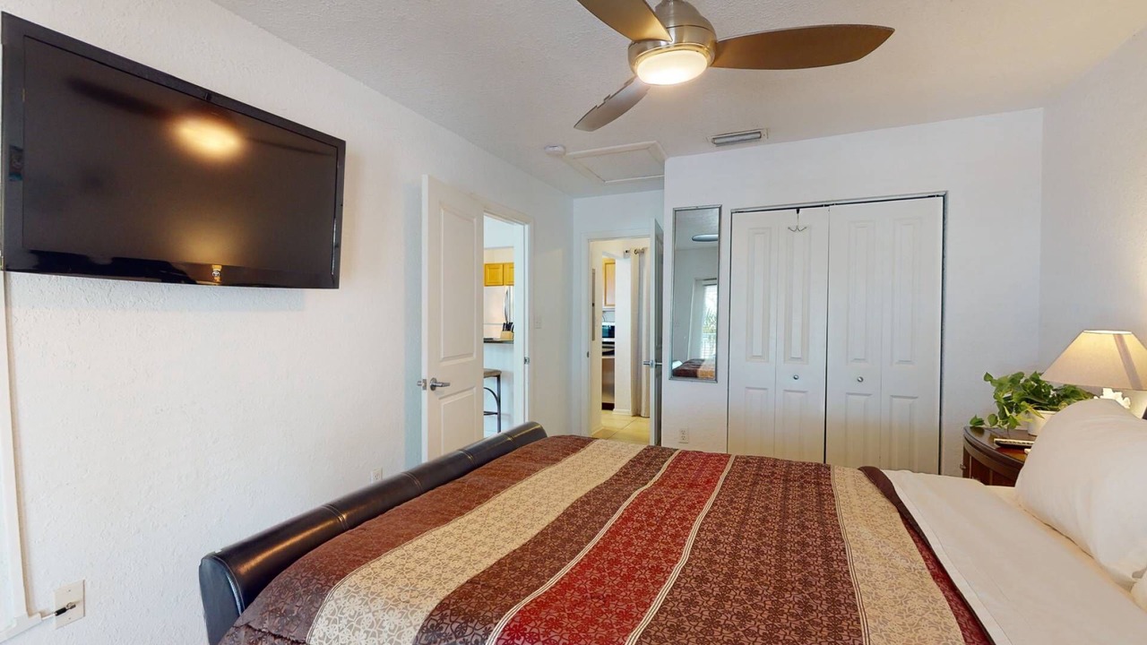 Photo of Bedroom in Pass-a-Grille Historic District