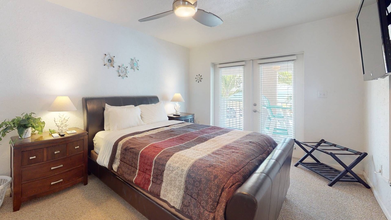 Photo of Bedroom in Pass-a-Grille Historic District