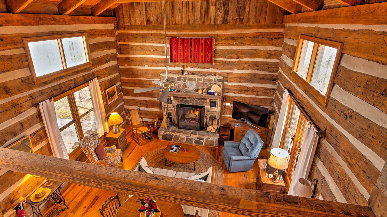 Photo of Livingroom in Beersheba Springs