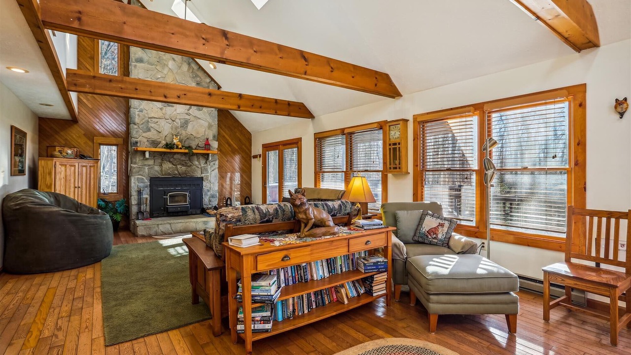 Photo of Livingroom in Davis