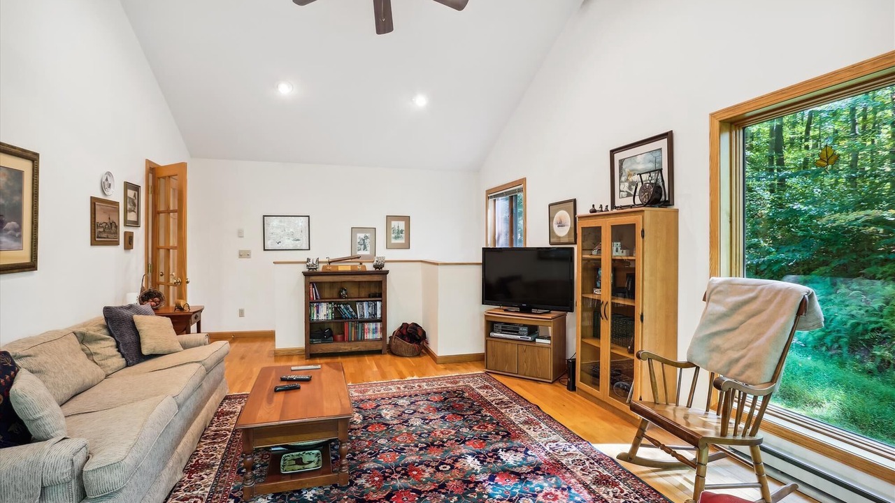 Photo of Livingroom in Old Timberline