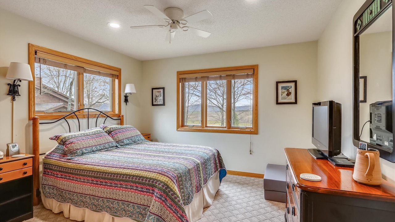 Photo of Bedroom in Timberline