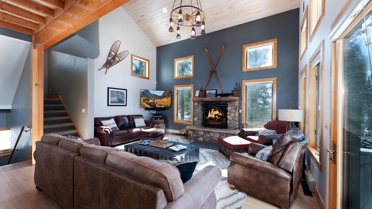 Photo of Livingroom in Columbine Lake