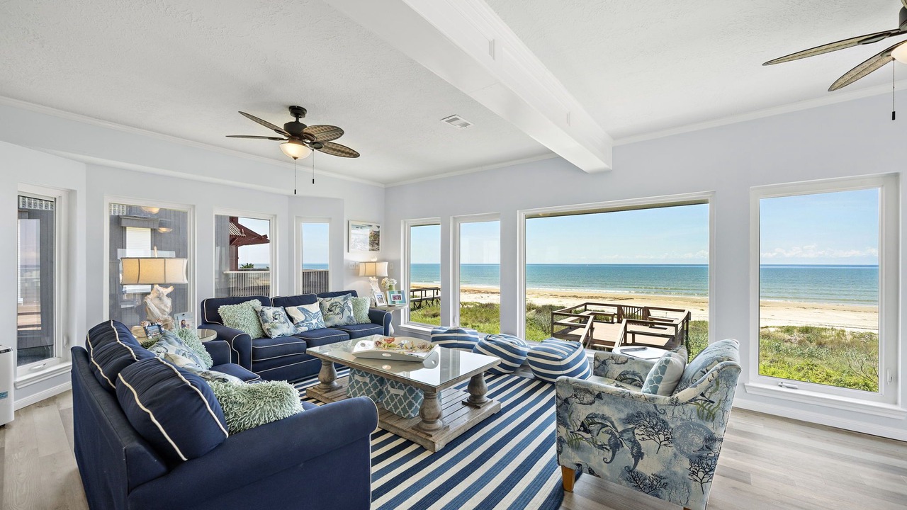 Photo of Bedroom in Kahala Beach Estates