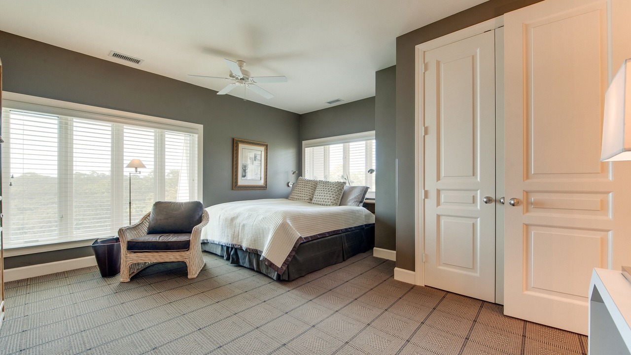 Photo of Bedroom in Beach Lagoon