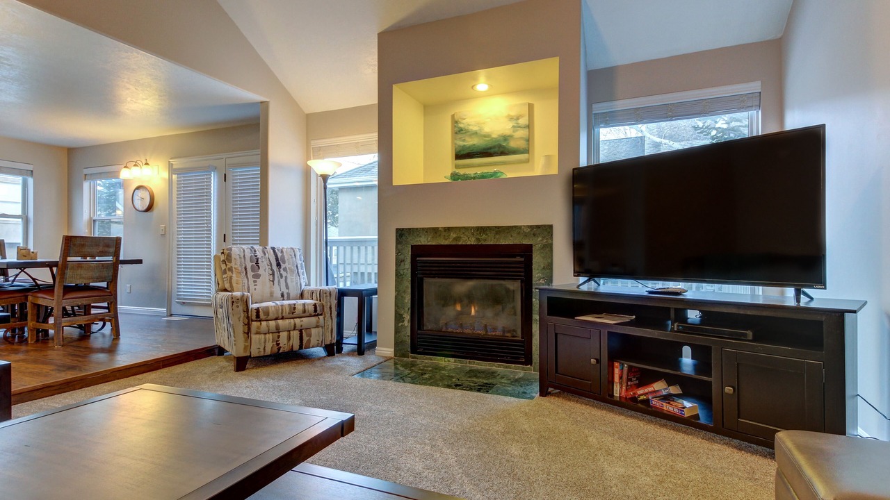 Photo of Livingroom in Cottonwood Heights