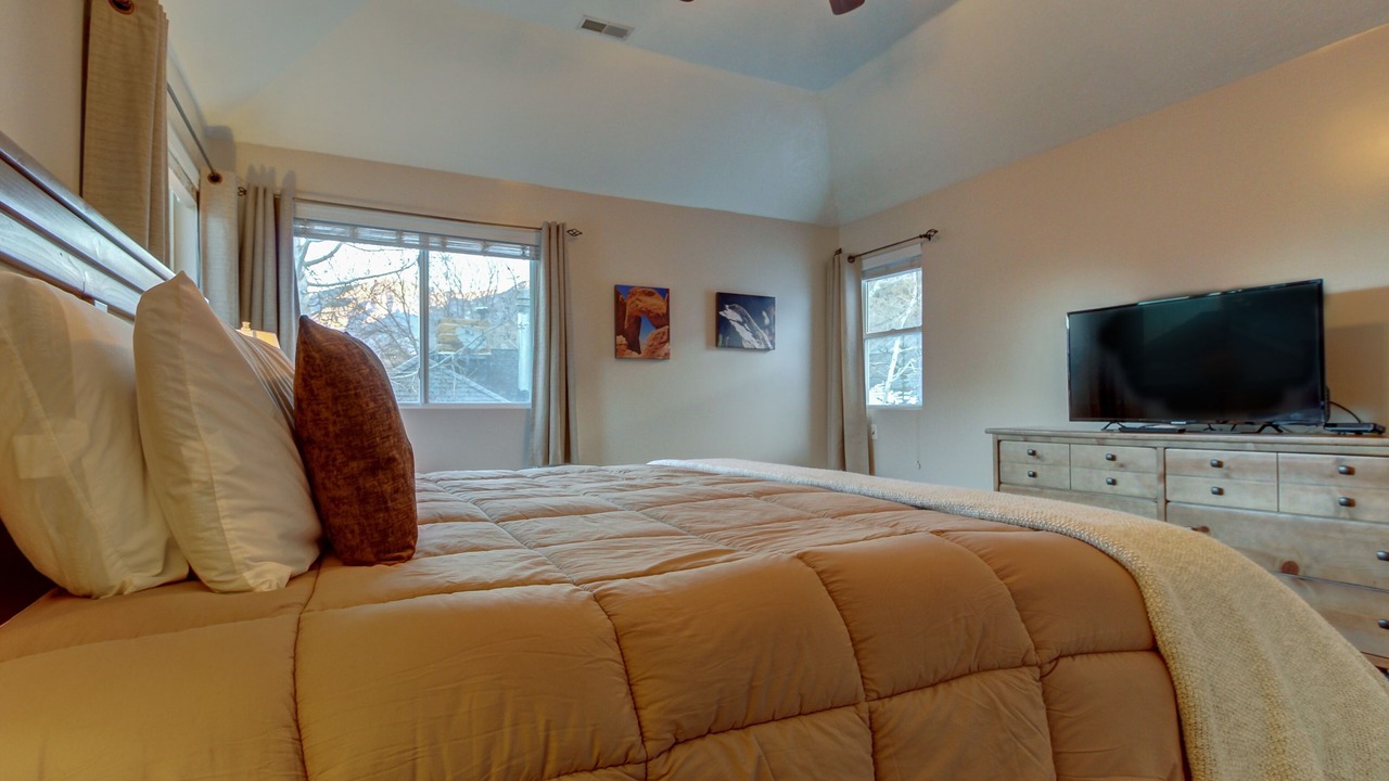 Photo of Bedroom in Cottonwood Heights