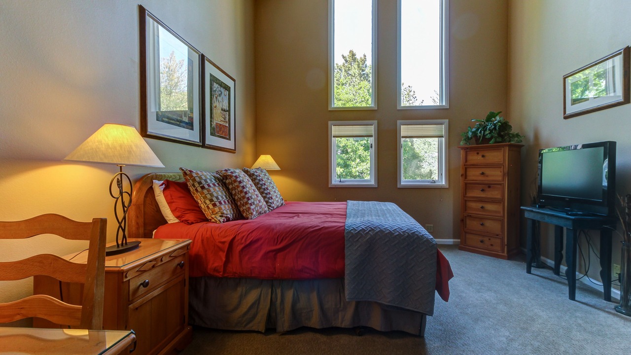 Photo of Bedroom in Cottonwood Heights