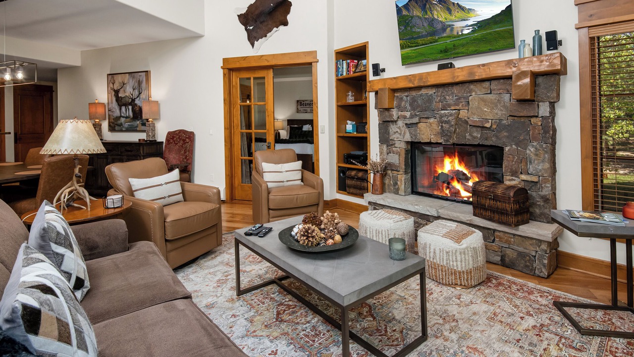 Photo of Livingroom in Avon