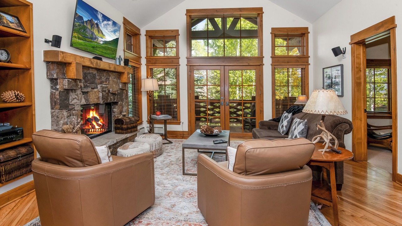 Photo of Livingroom in Avon