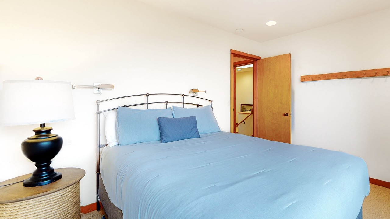 Photo of Bedroom in Neskowin
