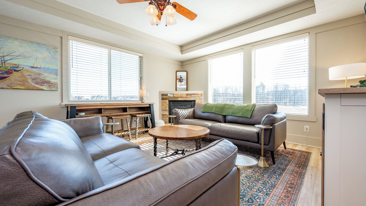 Photo of Livingroom in Waterfront Greens