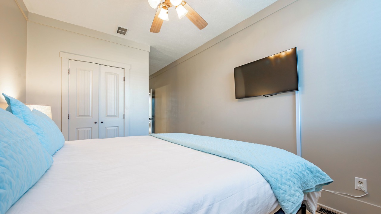 Photo of Bedroom in Waterfront Greens