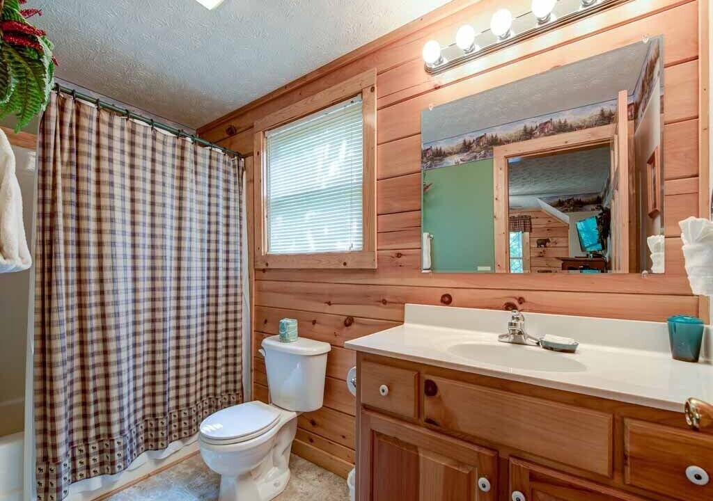 Photo of Bathroom in Black Bear Falls