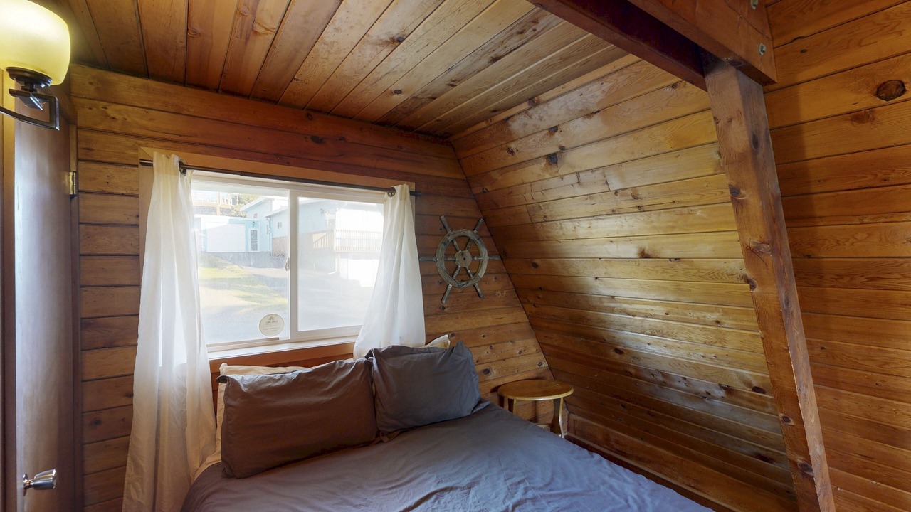 Photo of Bedroom in Roads End