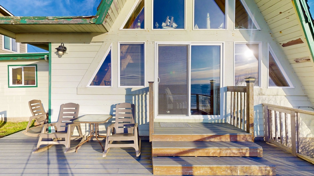 Photo of Patio Balcony in Roads End