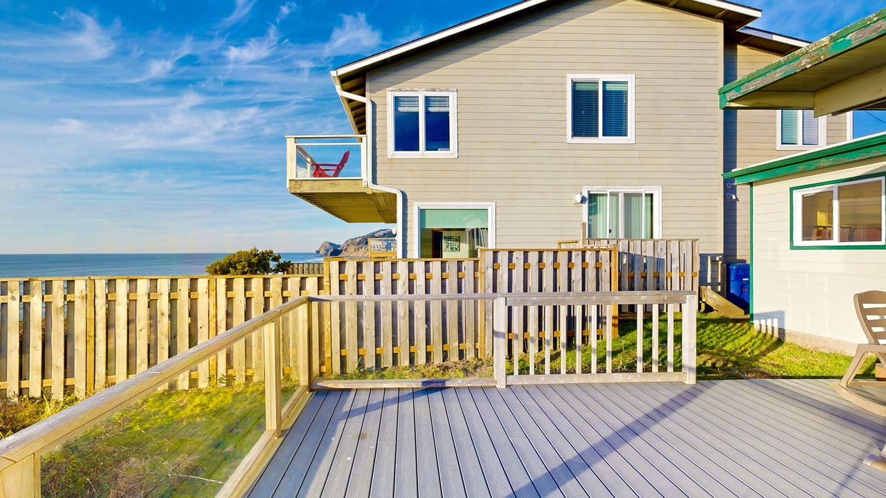Photo of Patio Balcony in Roads End