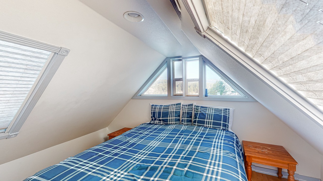 Photo of Bedroom in Depoe Bay