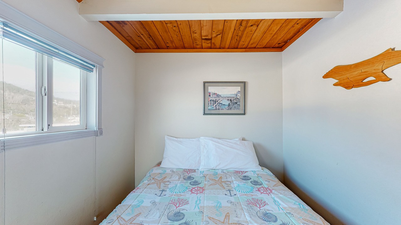 Photo of Bedroom in Depoe Bay
