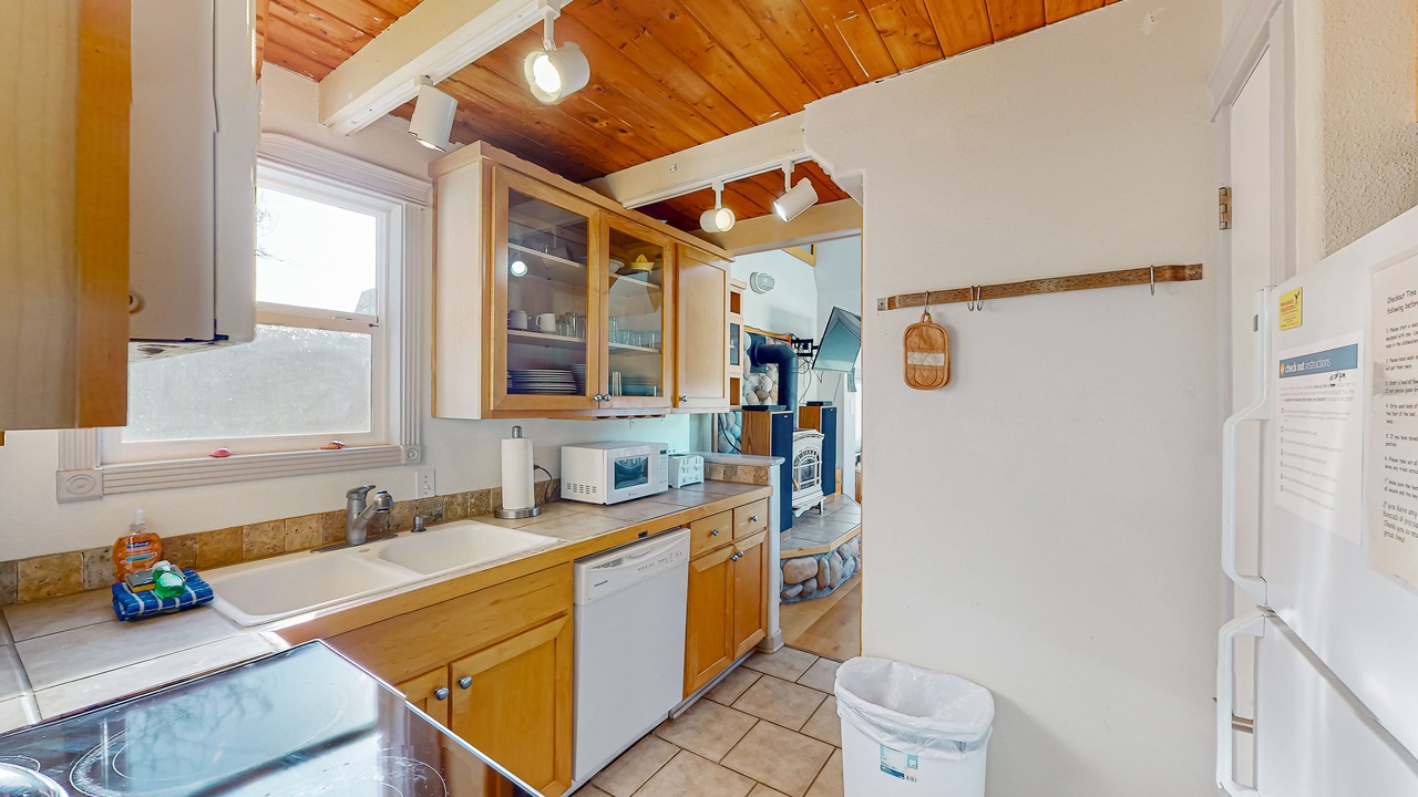 Photo of Kitchen in Depoe Bay