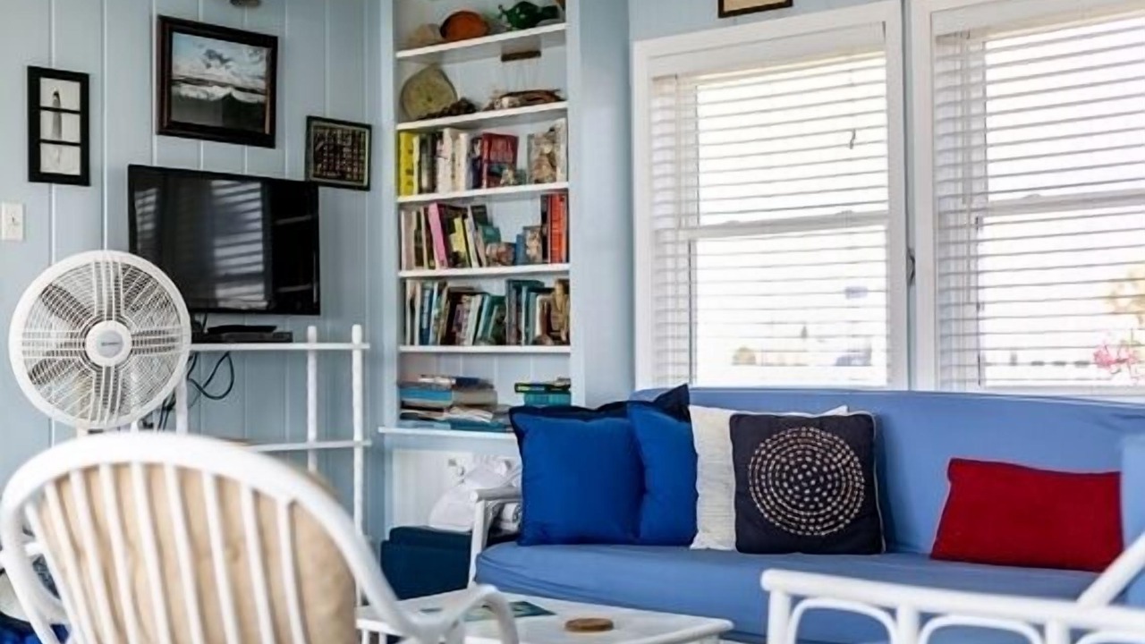 Photo of Livingroom in Jamaica Beach
