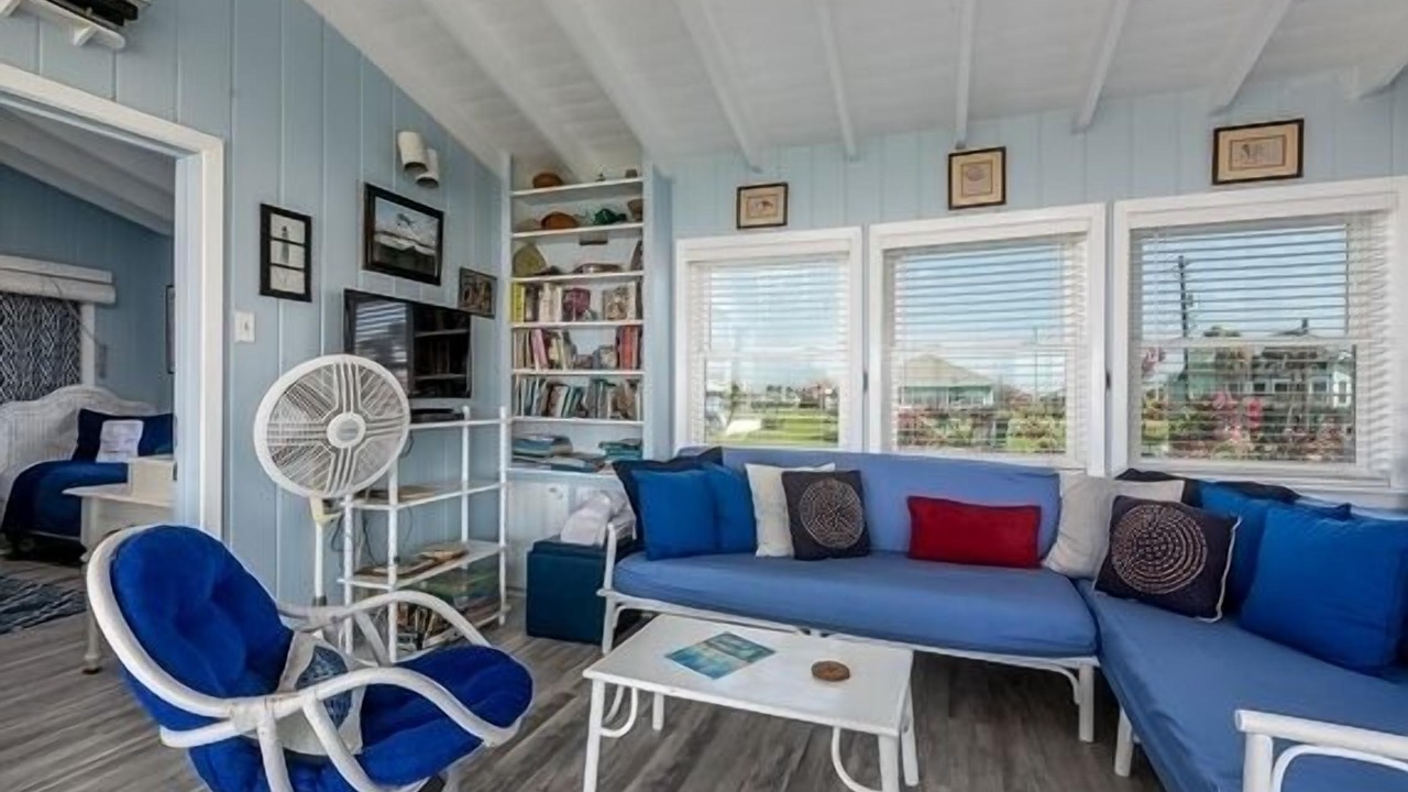 Photo of Livingroom in Jamaica Beach