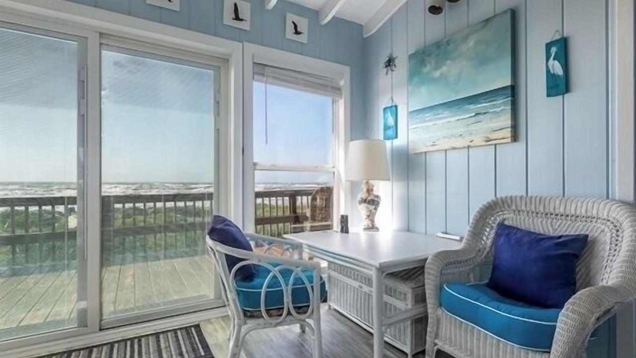 Photo of Livingroom in Jamaica Beach
