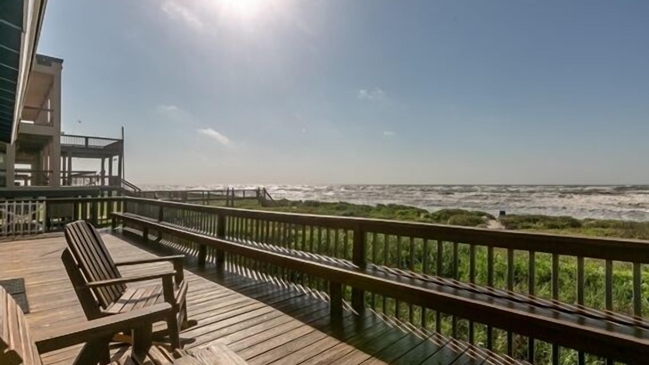 Photo of Patio Balcony in Jamaica Beach