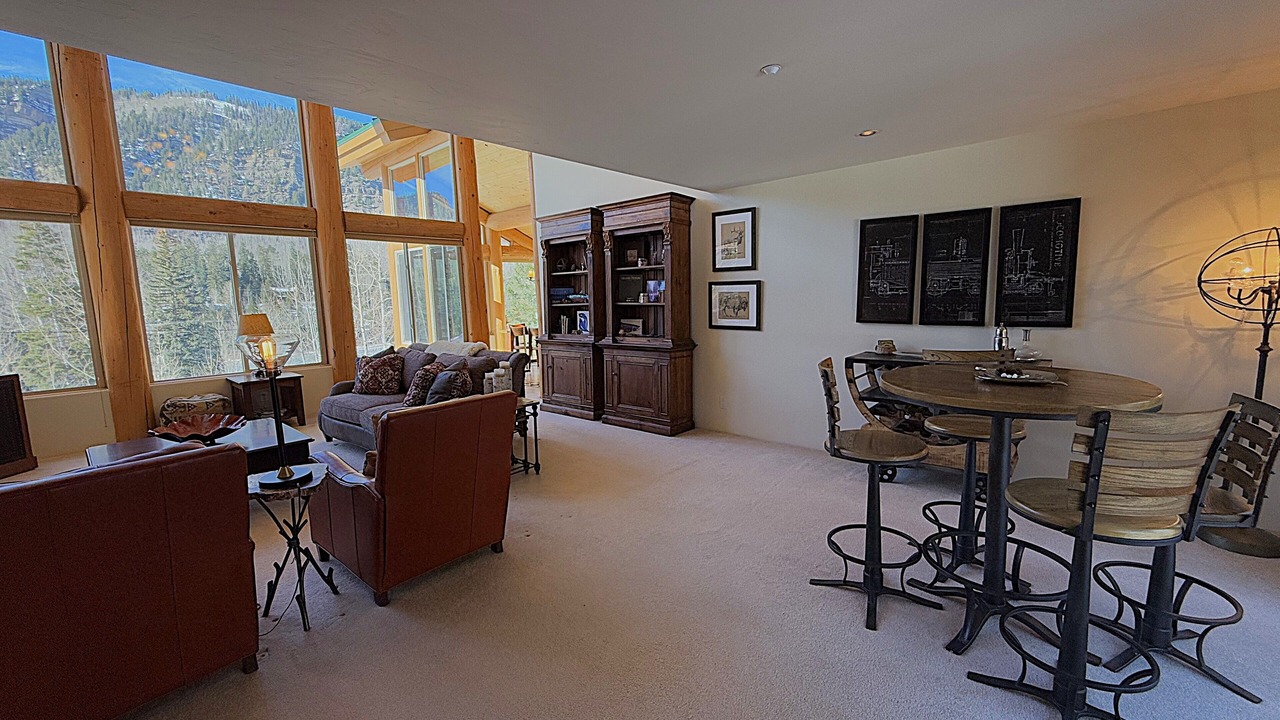 Photo of Livingroom in Columbine Lake