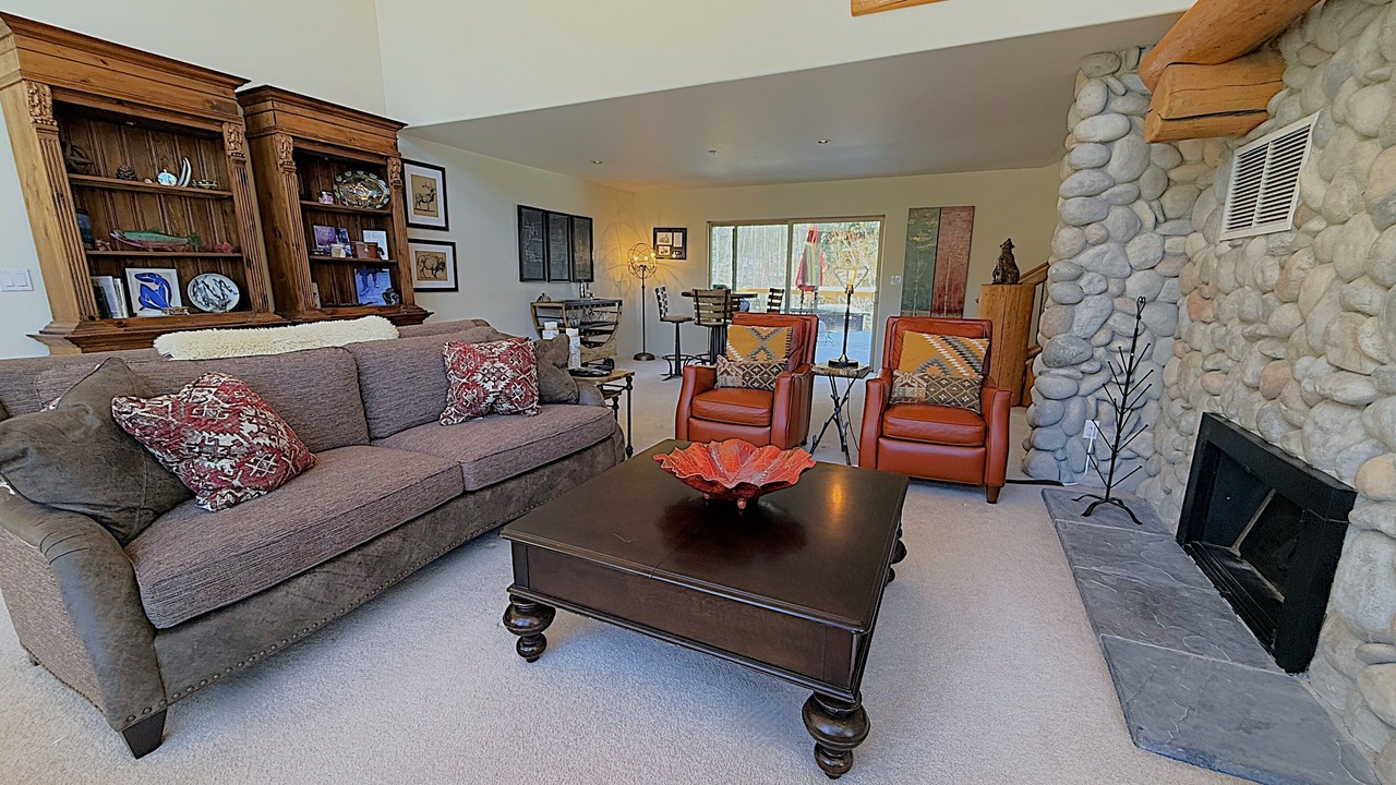 Photo of Livingroom in Columbine Lake