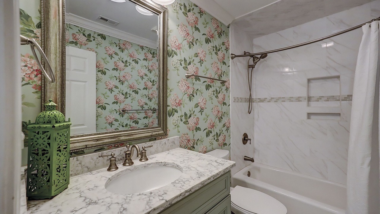 Photo of Bathroom in Beach Lagoon
