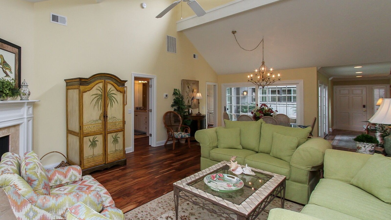 Photo of Livingroom in Beach Lagoon