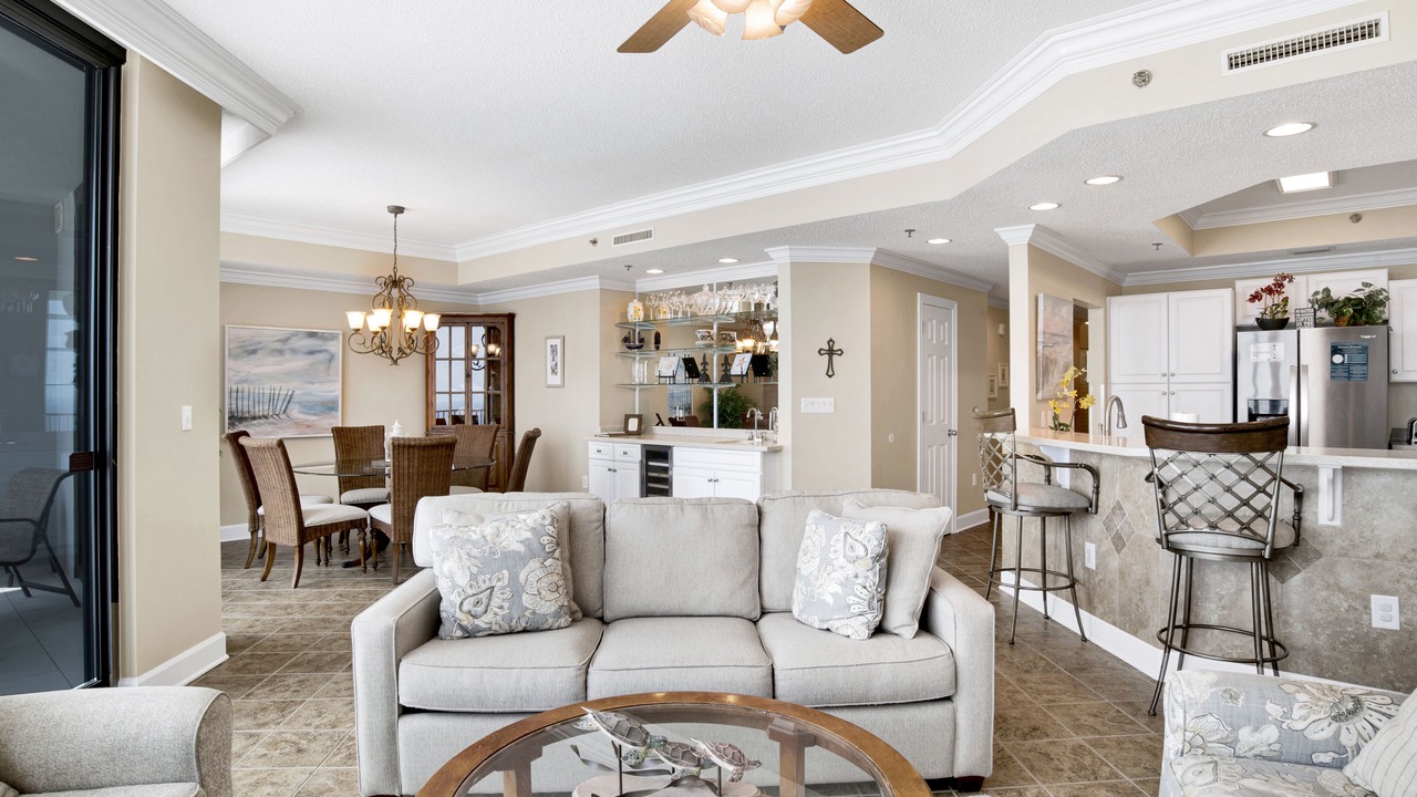 Photo of Livingroom in Orange Beach East