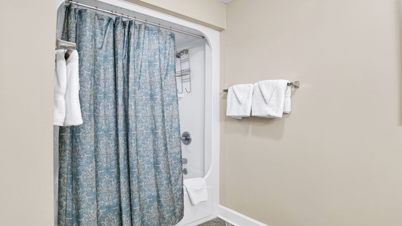 Photo of Bathroom in Orange Beach East