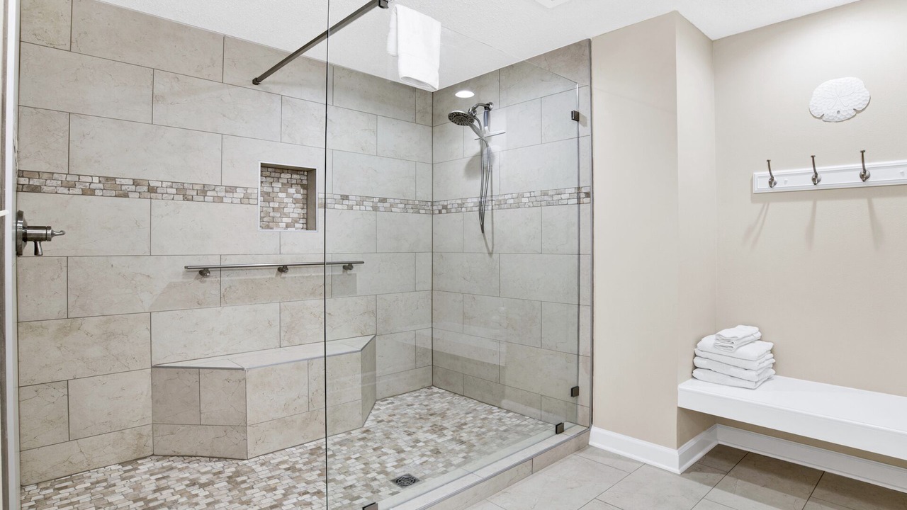 Photo of Bathroom in Orange Beach East