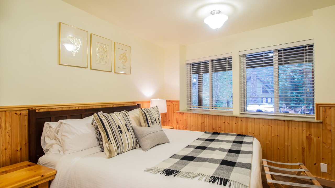 Photo of Bedroom in Glacier