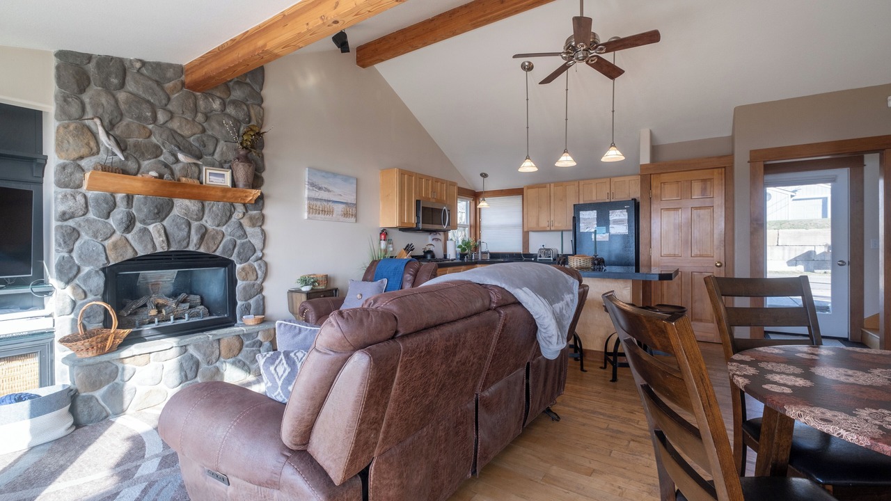 Photo of Livingroom in Roads End