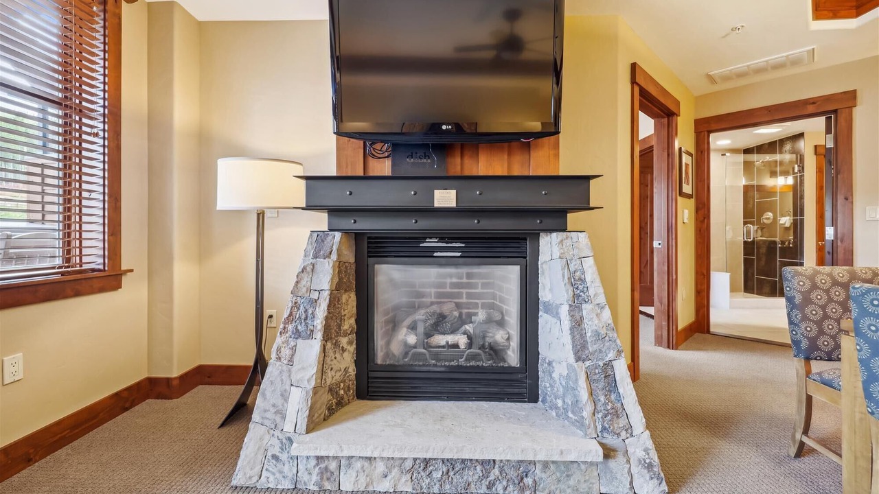 Photo of Bedroom in Peak 8
