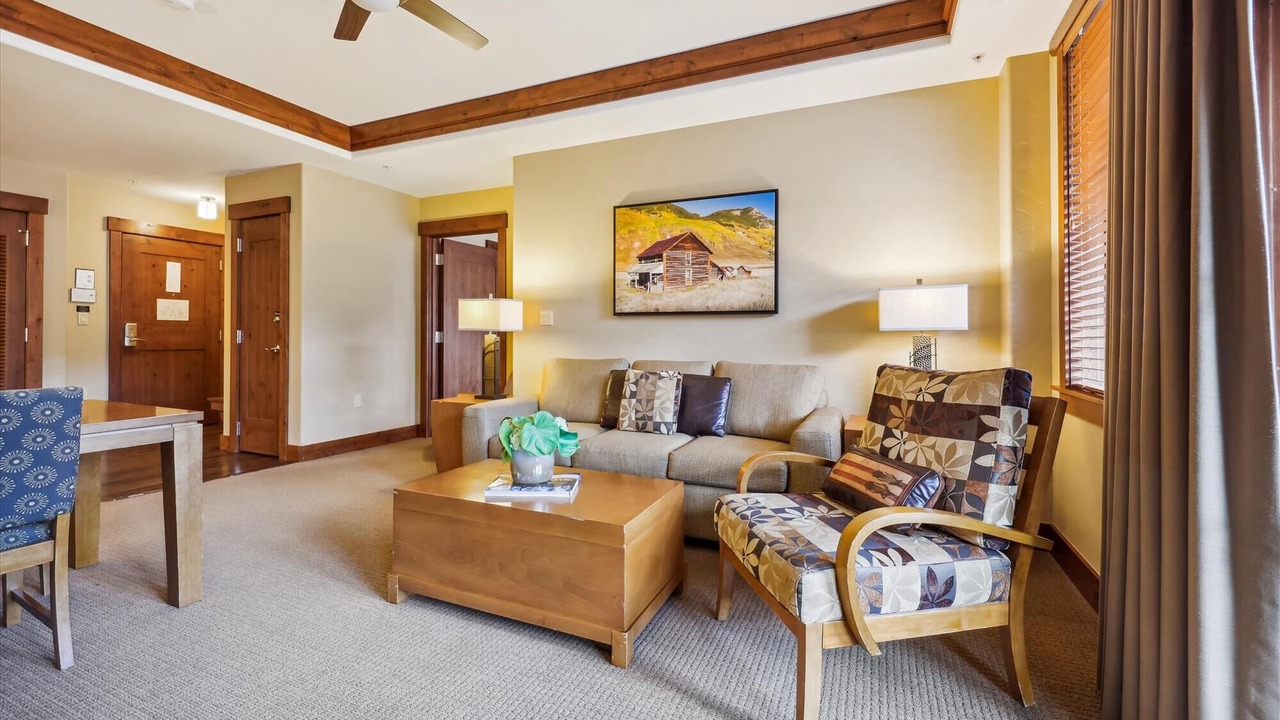 Photo of Bedroom in Peak 8