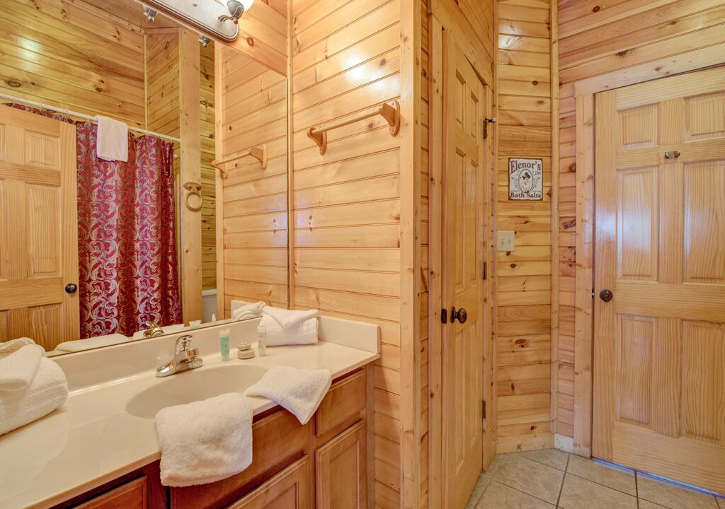 Photo of Bathroom in Hemlock Hills