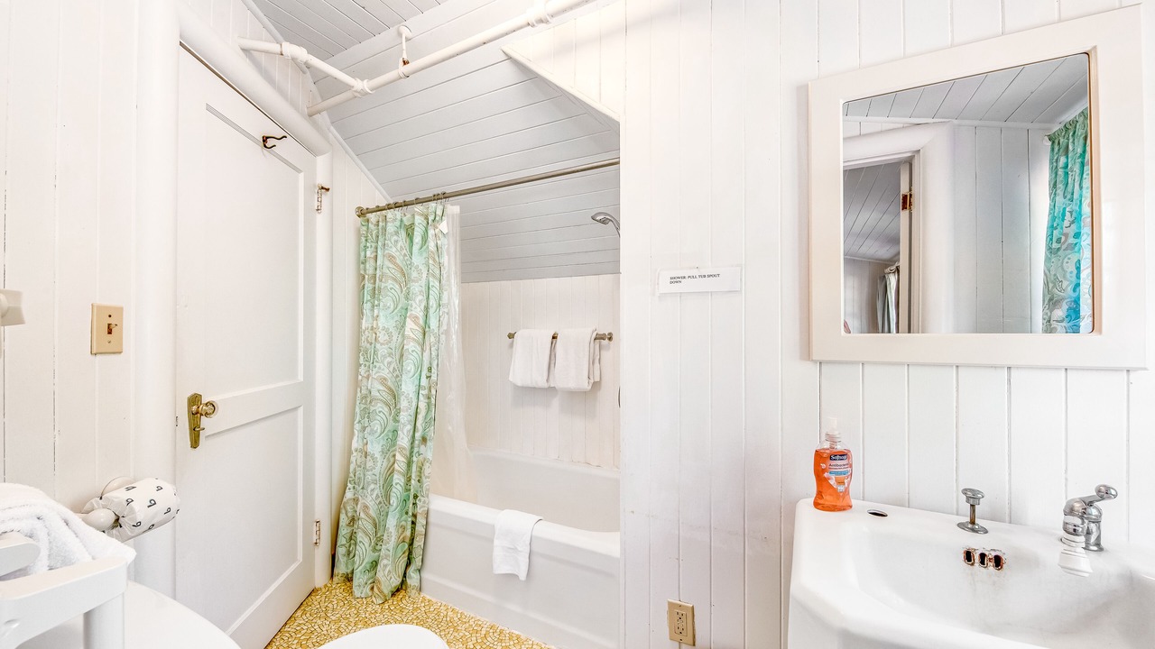 Photo of Bathroom in Gearhart