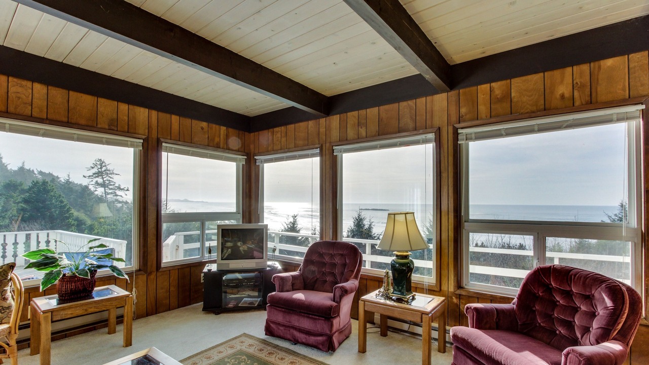 Photo of Livingroom in Otter Rock